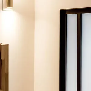 high-end-apartment-overlooking-the-quays.hotels-rhonealpes.com/